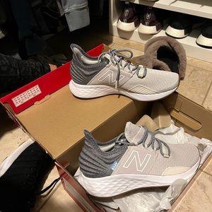 Women’s new balance tennis shoes size 8.5